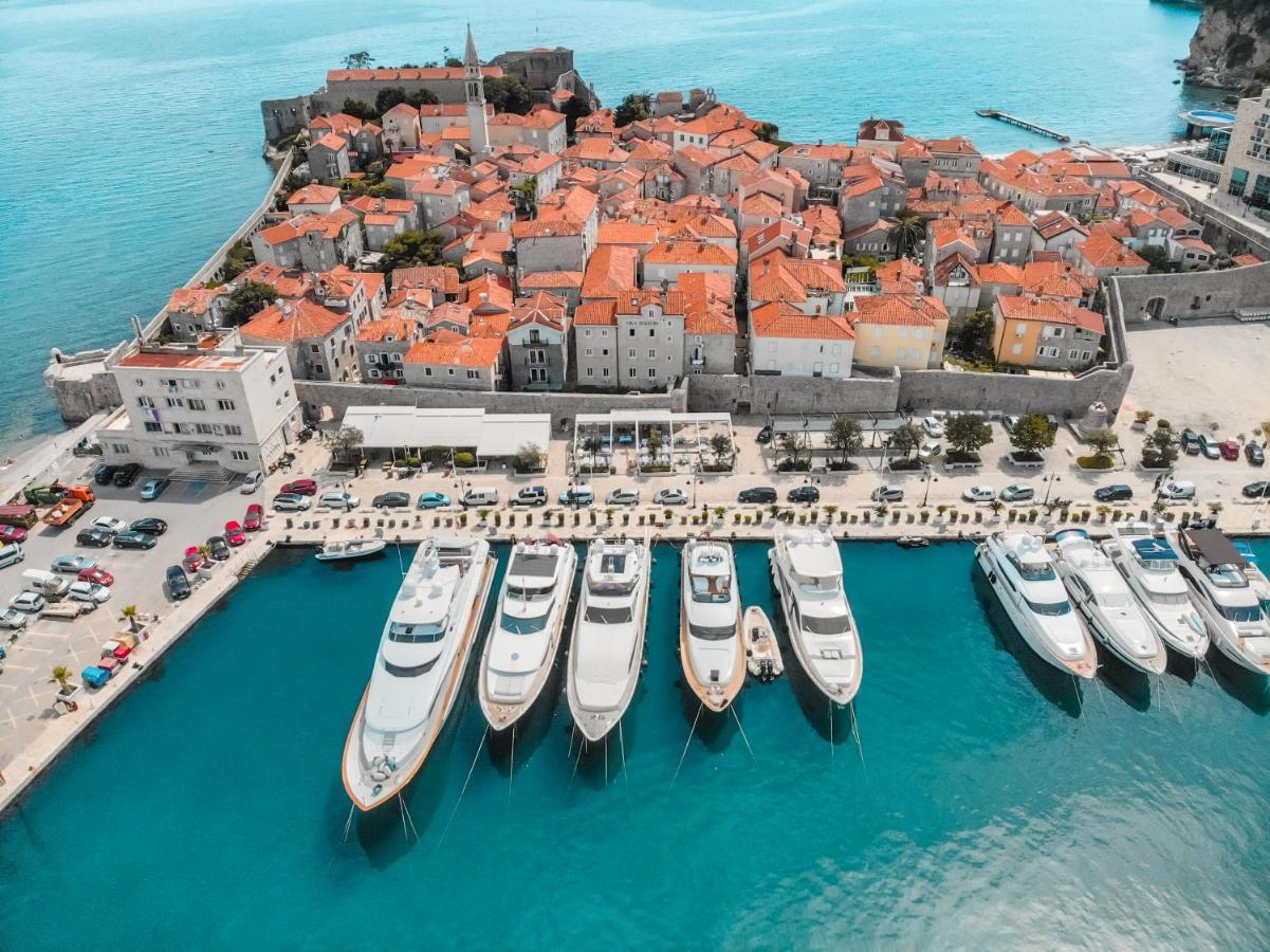 La Villa Boutique Hotel Budva Exterior photo